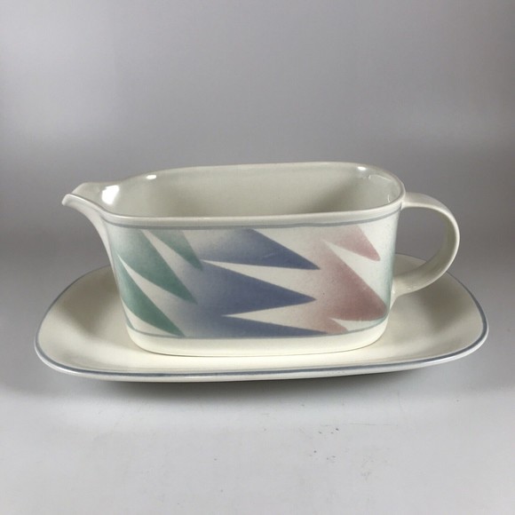 Mikasa Intaglio CAC64 Fantazz Gravy Boat and Underplate John Bergen Malaysia - Picture 1 of 8